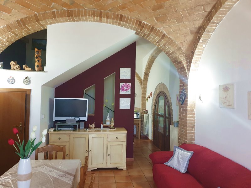 Allerona Scalo, villa d'epoca ristrutturata.