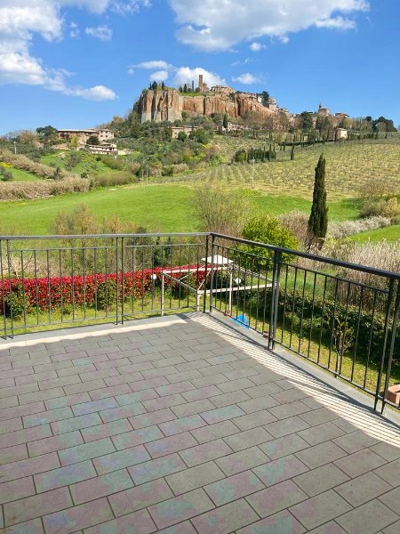 Sferracavallo, in zona collinare e residenziale.