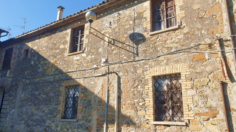 In posizione collinare a pochi km da Orvieto.